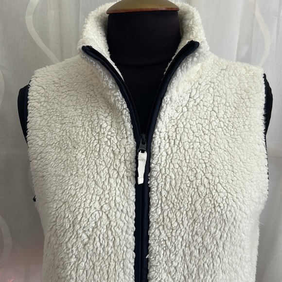 T By Talbots, Ivory, Sherpa, Sleeveless Vest, Size Small - Picture 2 of 6